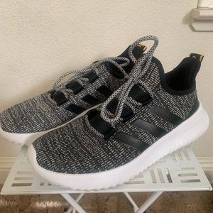 Addidas sneakers in kids size 7 which can be worn as a womens size 8.5